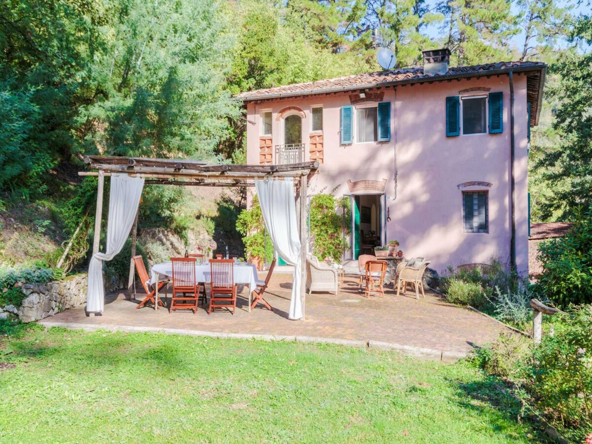 Villa Farmhouse in Tuscany near Lucca & Beaches