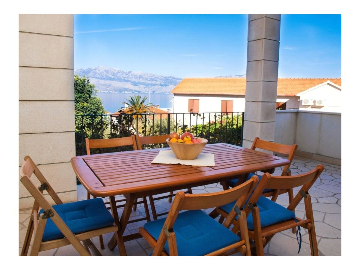 Apartment Two bedroom apartment with terrace and sea view Postira, Brač A-17323-a