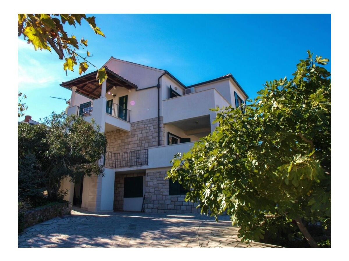 Apartment Two bedroom apartment with terrace and sea view Postira, Brač A-17323-a - Outdoor photo 3