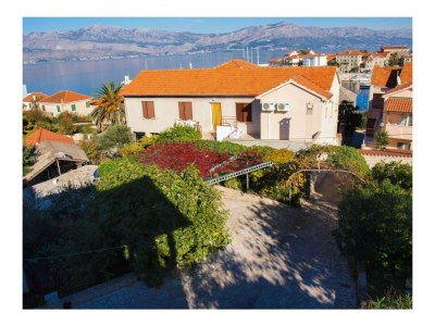 Apartment Two bedroom apartment with terrace and sea view Postira, Brač A-17323-a - Outdoor photo 6