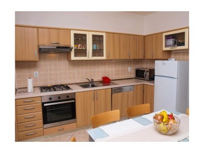 Apartment Two bedroom apartment with terrace and sea view Postira, Brač A-17323-a - Outdoor photo 13