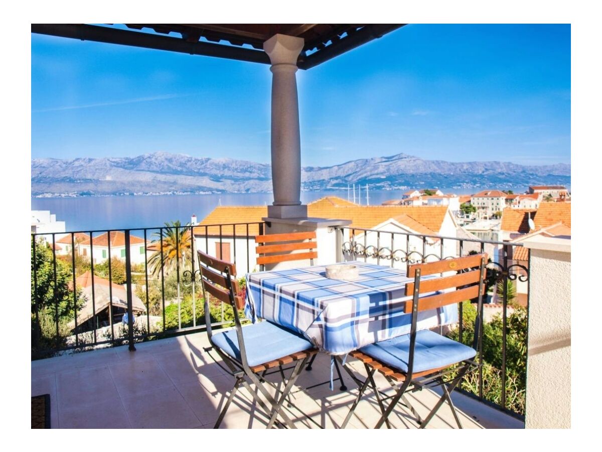 Apartment One bedroom apartment with terrace and sea view Postira, Brač A-17323-b