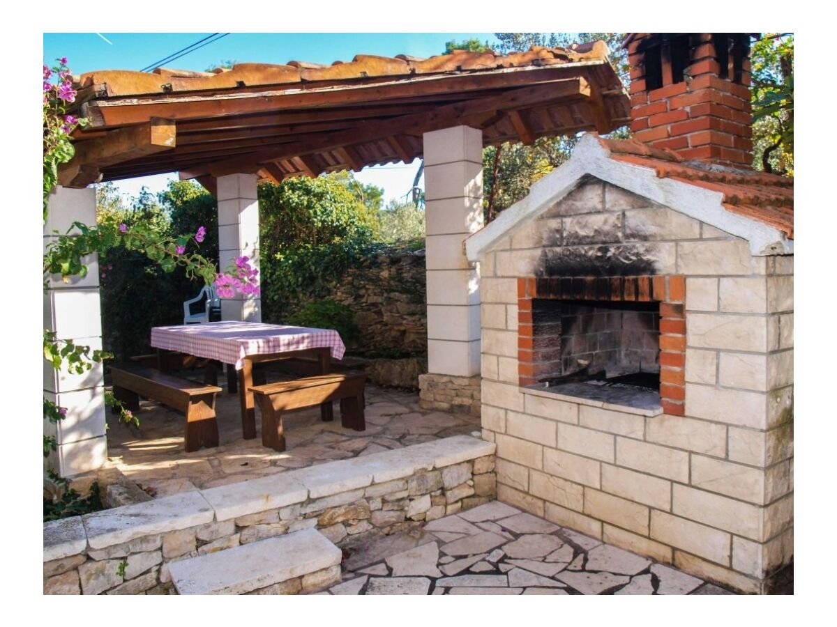 Apartment One bedroom apartment with terrace and sea view Postira, Brač A-17323-b - Outdoor photo 4