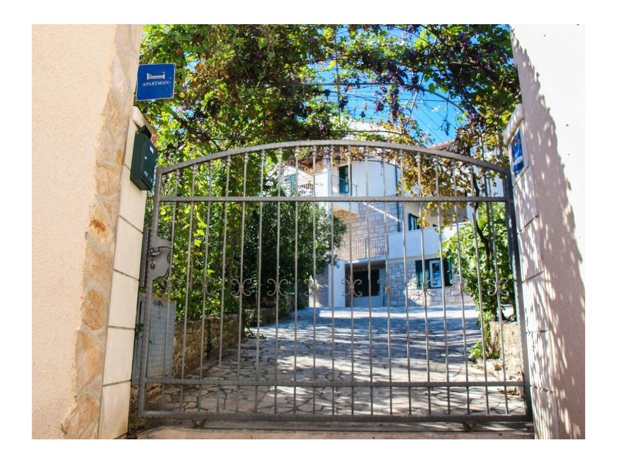 Apartment One bedroom apartment with terrace and sea view Postira, Brač A-17323-b - Outdoor photo 5