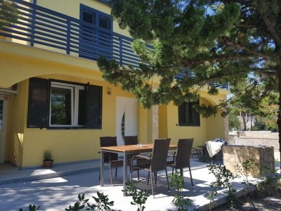 Apartment One bedroom apartment with terrace Vir - Torovi - Vir - Pedinka, Vir A-22373-b in Vir - Apartment