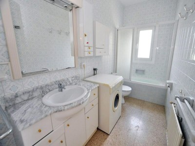 Apartment Apartment in Roses with Sea Views & Pool - Features photo 24