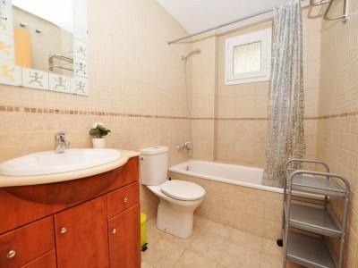 Apartment Apartment in Roses near Sandy Beach - Features photo 15