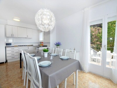 Apartment Apartment in Roses with Stunning Sea Views - Features photo 4