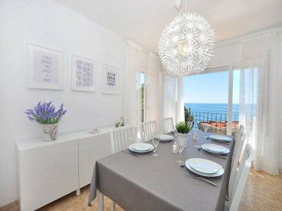 Apartment Apartment in Roses with Stunning Sea Views - Features photo 12