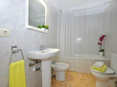 Apartment Apartment in Roses with Stunning Sea Views - Features photo 19