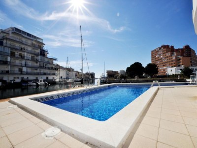 Apartment Apartment in Roses near Santa Margarita Beach - Outdoor photo 2