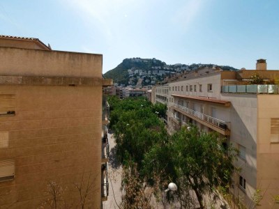 Apartment Komfortables und geräumiges Apartment in Roses. - Outdoor photo 2