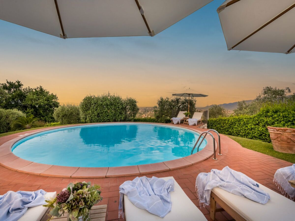 Villa Villa in Tuscany with Pool and Scenic Views
