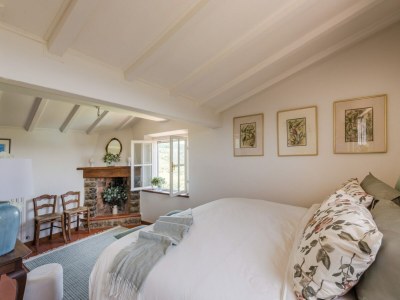 Villa Villa in Tuscany with Pool and Scenic Views - Features photo 34