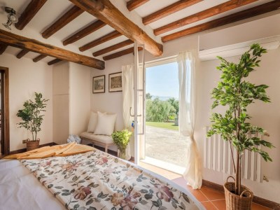 Villa Villa in Tuscany with Pool and Scenic Views - Features photo 36