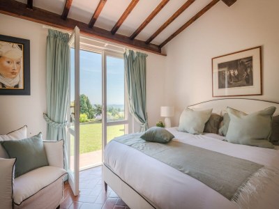 Villa Villa in Tuscany with Pool and Scenic Views - Features photo 41