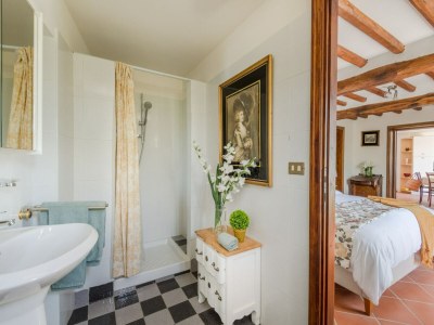 Villa Villa in Tuscany with Pool and Scenic Views - Features photo 43