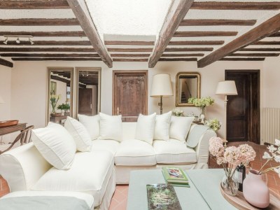 Villa Villa in Tuscany with Pool and Scenic Views - Features photo 45