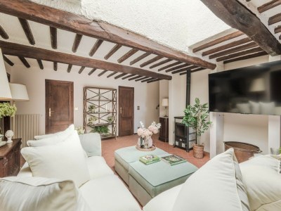 Villa Villa in Tuscany with Pool and Scenic Views - Features photo 46