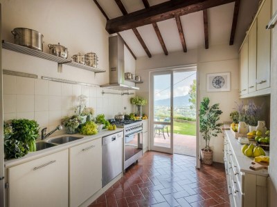 Villa Villa in Tuscany with Pool and Scenic Views - Features photo 56