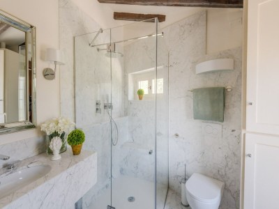 Villa Villa in Tuscany with Pool and Scenic Views - Features photo 59