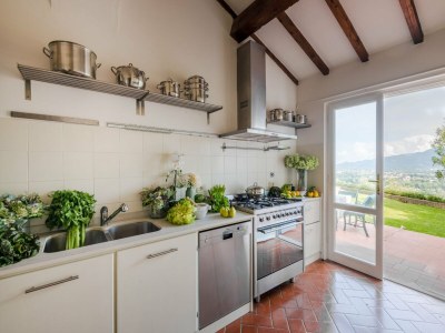 Villa Villa in Tuscany with Pool and Scenic Views - Features photo 61