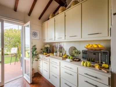 Villa Villa in Tuscany with Pool and Scenic Views - Features photo 63