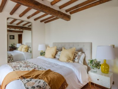 Villa Villa in Tuscany with Pool and Scenic Views - Features photo 65