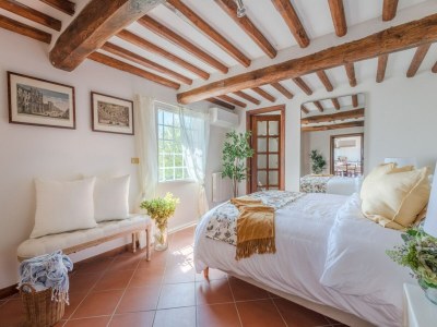 Villa Villa in Tuscany with Pool and Scenic Views - Features photo 66