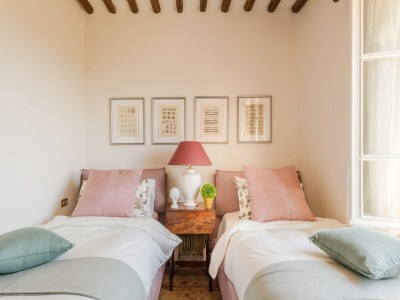 Villa Villa in Tuscany with Pool and Scenic Views - Features photo 71