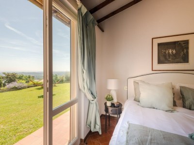 Villa Villa in Tuscany with Pool and Scenic Views - Features photo 73