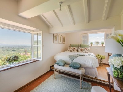 Villa Villa in Tuscany with Pool and Scenic Views - Features photo 74