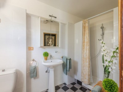 Villa Villa in Tuscany with Pool and Scenic Views - Features photo 78