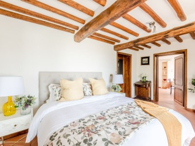 Villa Villa in Tuscany with Pool and Scenic Views - Features photo 82