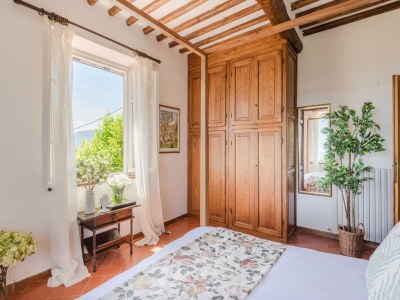 Villa Villa in Tuscany with Pool and Scenic Views - Features photo 83