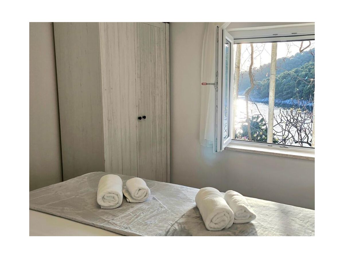 Holiday house Two bedroom house near beach Cove Skozanje, Hvar K-4039