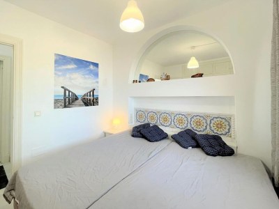 Apartment Elegant Apartment Stay Near Sea - Features photo 26