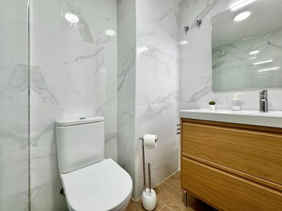 Apartment Elegant Apartment Stay Near Sea - Features photo 27