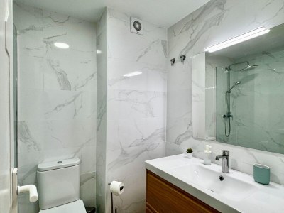 Apartment Elegant Apartment Stay Near Sea - Features photo 28