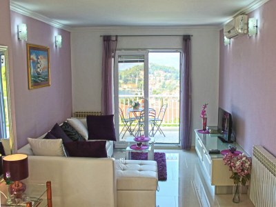 Apartment Apartment Siesta - Two-Bedroom Apartment with Balcony and Sea View - Features photo 7