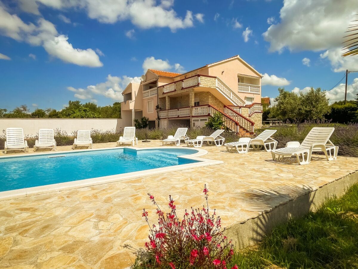 Holiday house Quiet 5 Bedroom Villa near Biograd