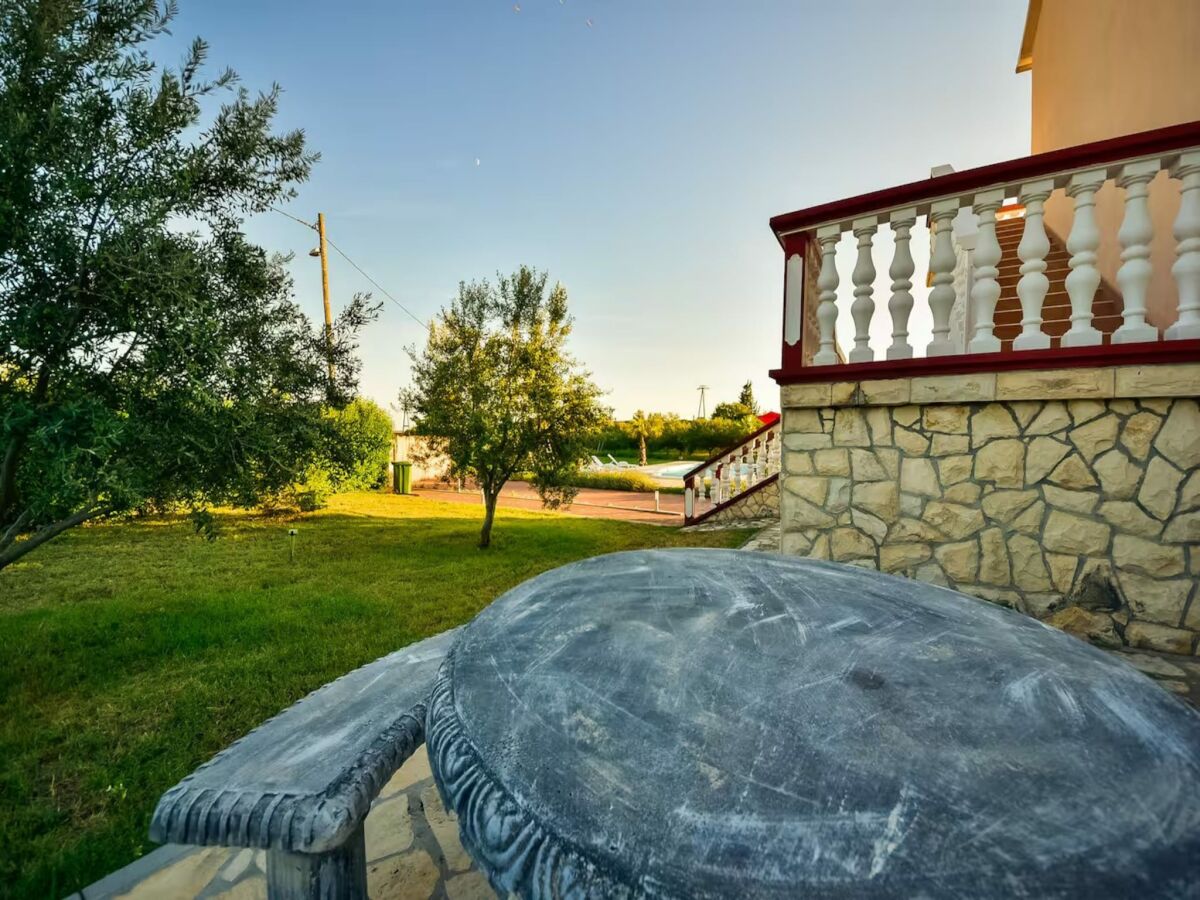 Holiday house Quiet 5 Bedroom Villa near Biograd - Outdoor photo 4
