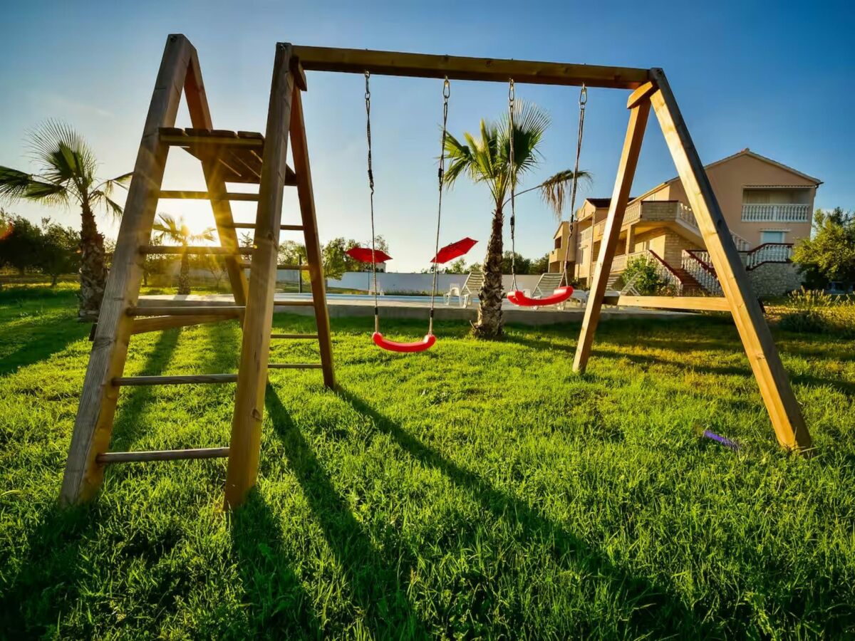 Holiday house Quiet 5 Bedroom Villa near Biograd - Outdoor photo 5