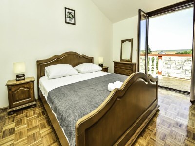 Holiday house Quiet 5 Bedroom Villa near Biograd - Features photo 14