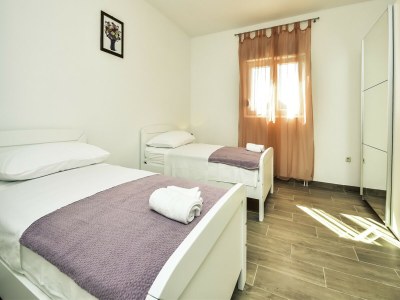 Holiday house Quiet 5 Bedroom Villa near Biograd - Features photo 22