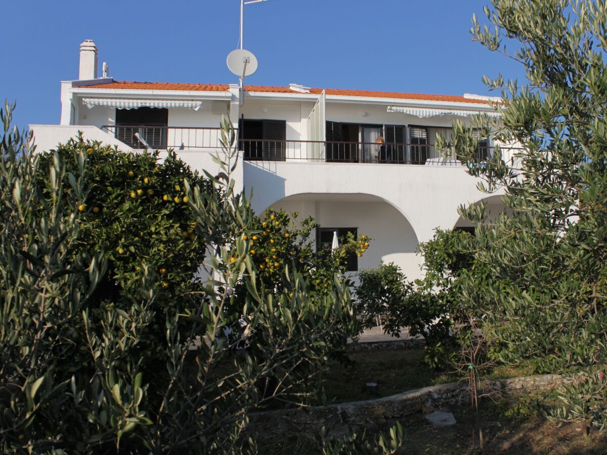 Apartment Three bedroom apartment near beach Rogoznica A-7499-a - Outdoor photo 4