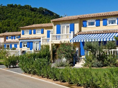 Holiday park Standard-Reihenhaus in Résidence in Var - Holiday park