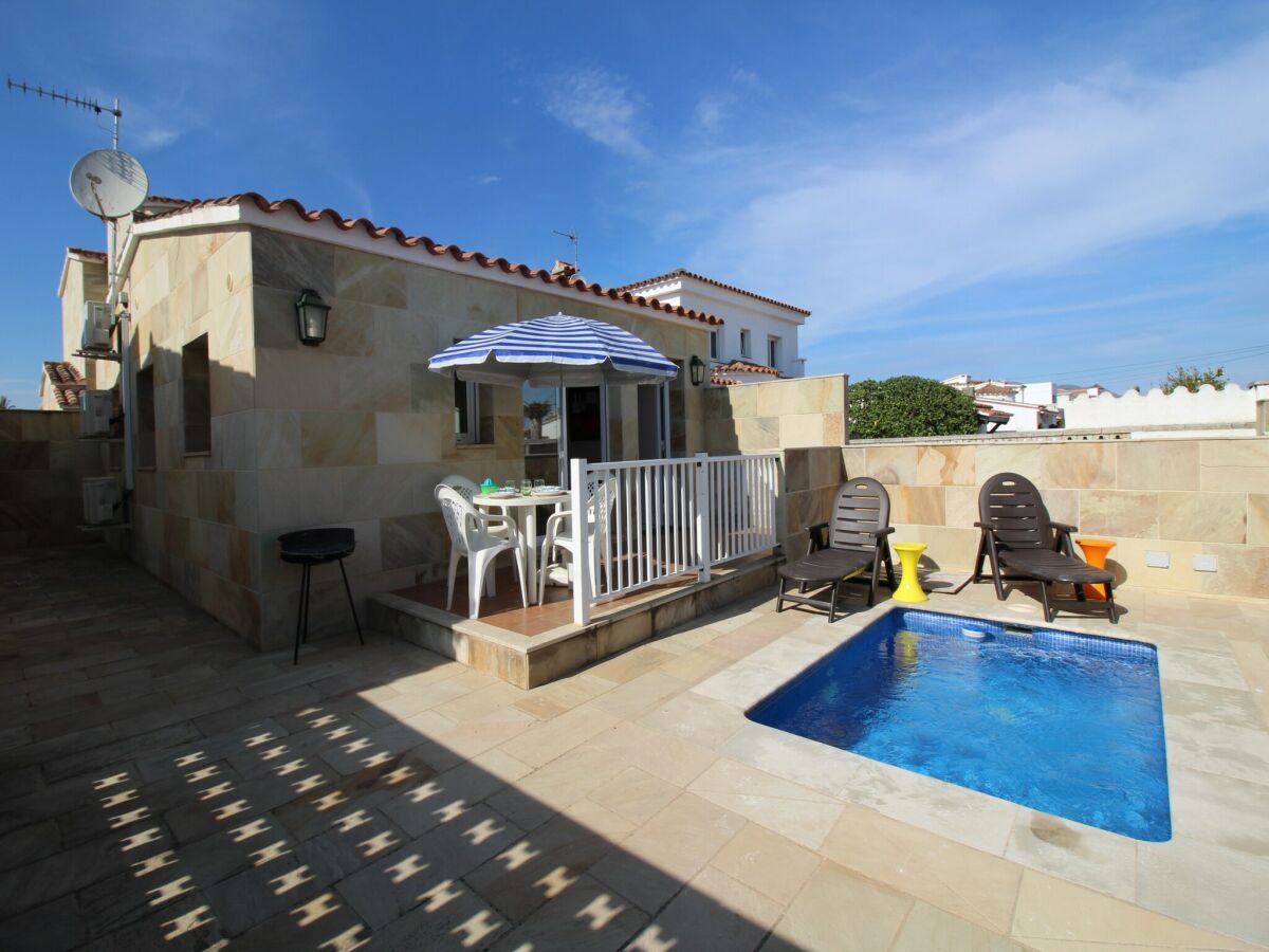 Villa Villa in Empuriabrava mit privatem Pool - Outdoor photo 4