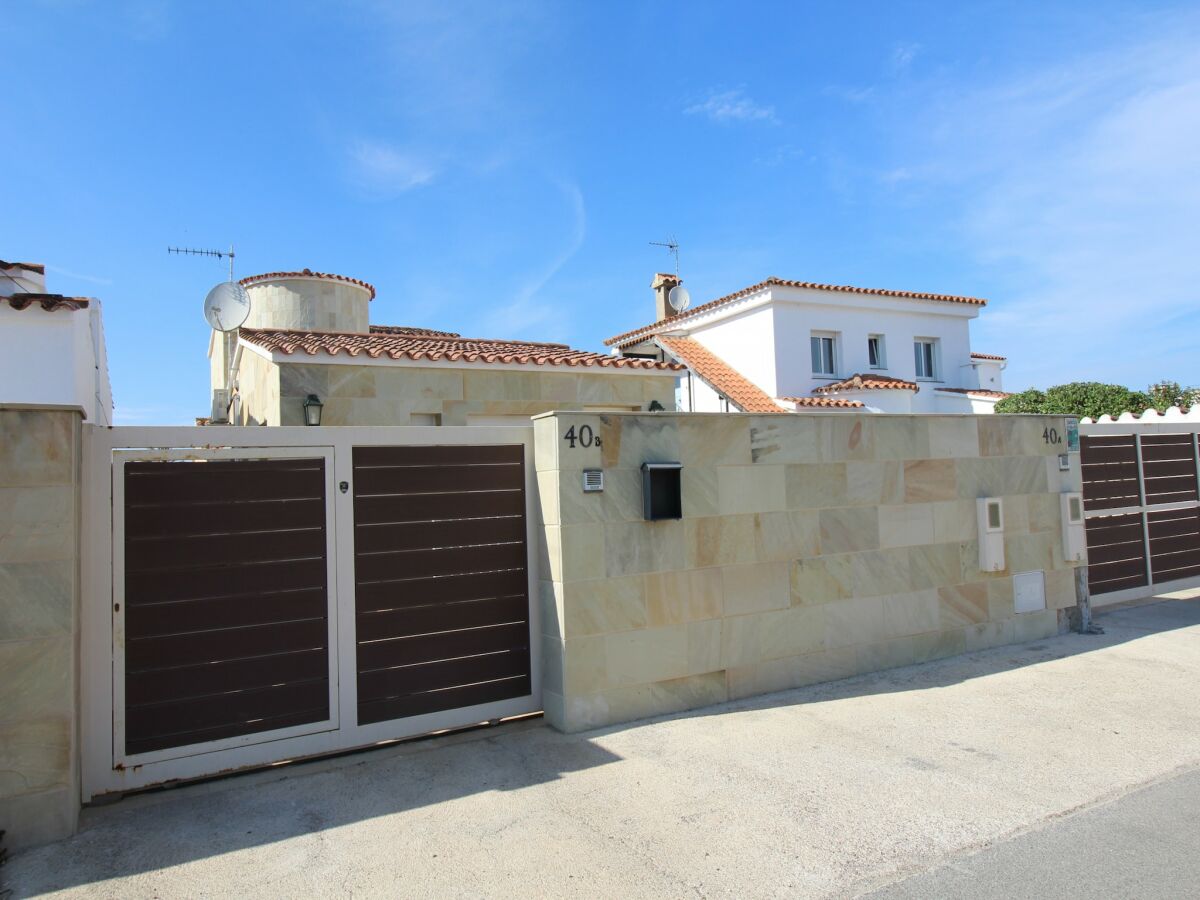 Villa Villa in Empuriabrava mit privatem Pool - Outdoor photo 5