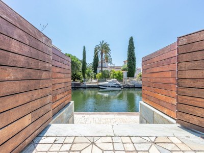 Villa Villa in Empuriabrava with Pool & Boat Mooring - Outdoor photo 5